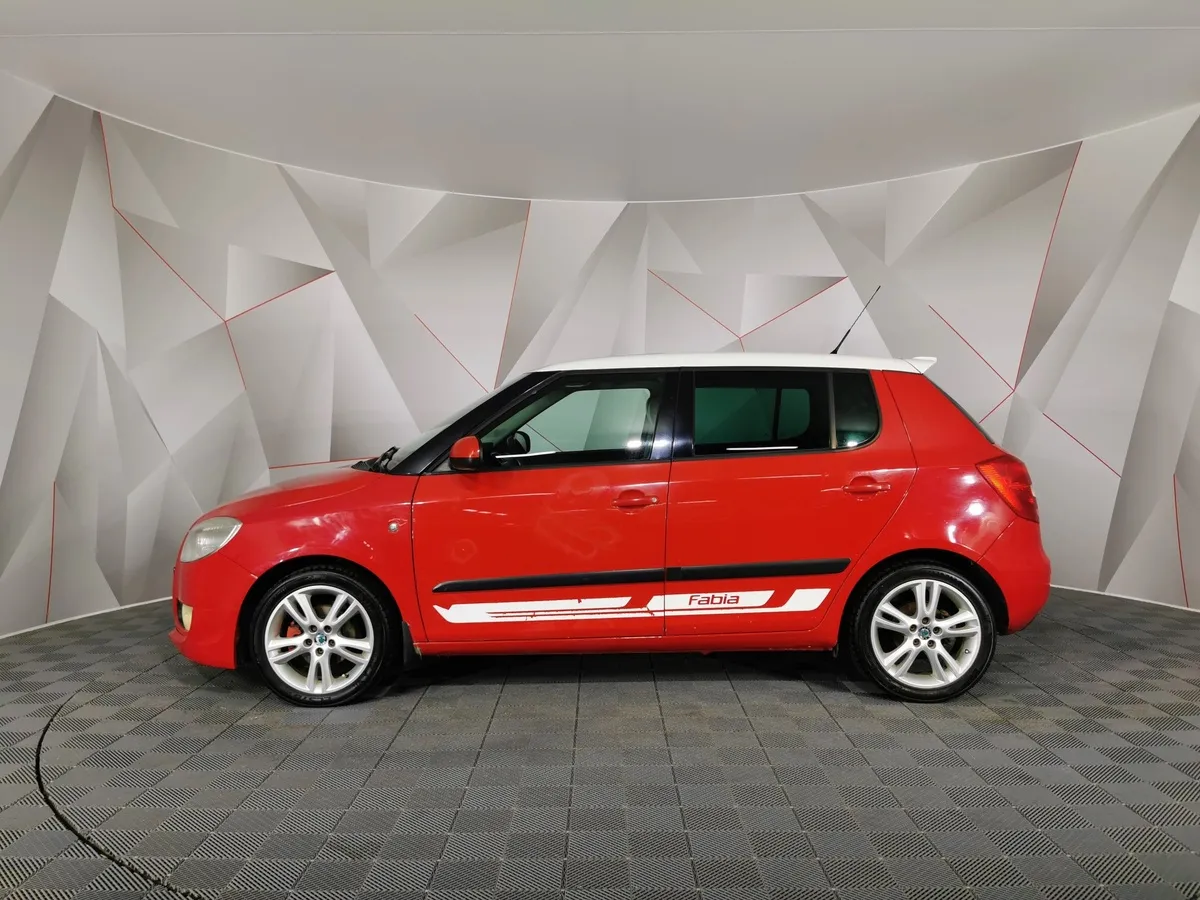 Skoda Fabia 1.6 MT (105 л.с.) Ambiente Красный в АВИЛОН. Слайд №5