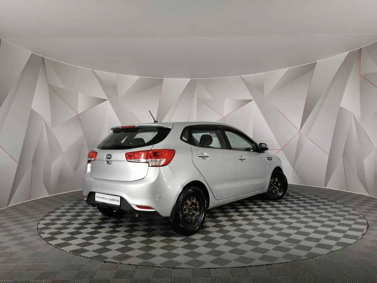 Kia Rio 1.6 AT (123 л.с.) Luxe Серебристый в АВИЛОН. Слайд №2