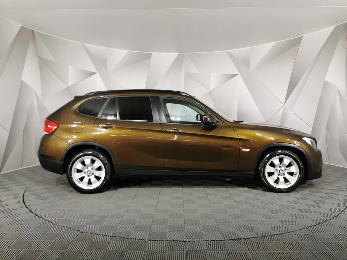 BMW X1 sDrive18i AT (150 л.с.) Коричневый в АВИЛОН. Слайд №6