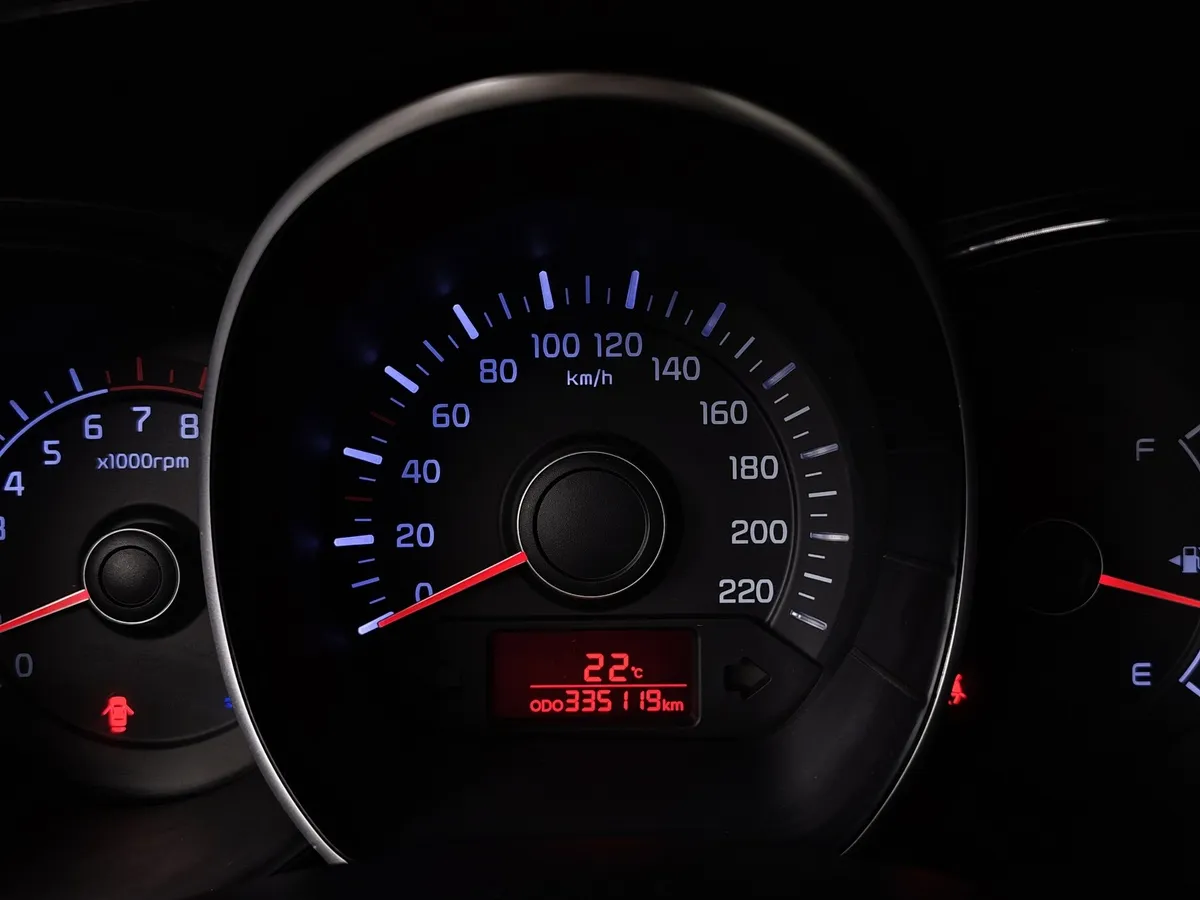 Kia Rio 1.6 MT (123 л.с.) Серый в АВИЛОН. Слайд №17