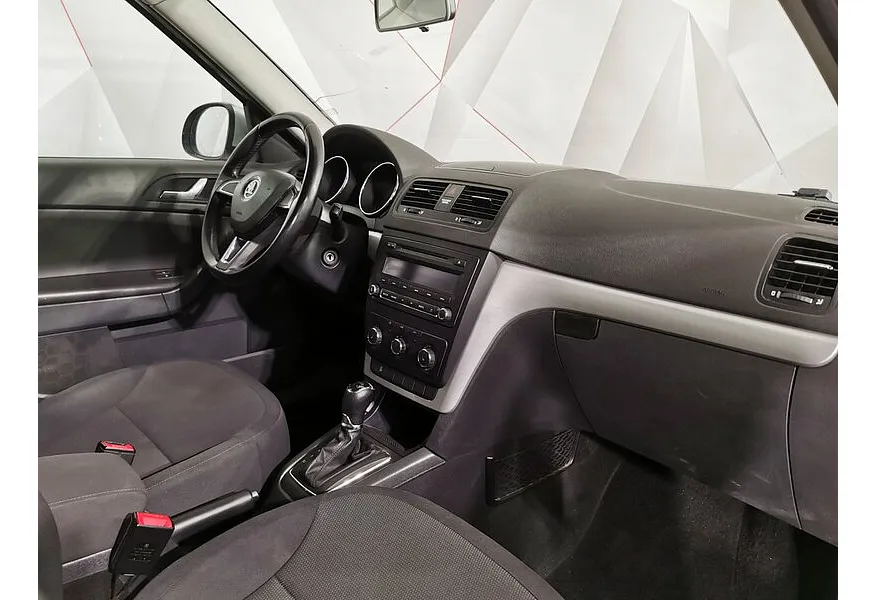 Skoda Yeti 1.2 TSI DSG (105 л.с.) Active Белый в АВИЛОН. Слайд №13