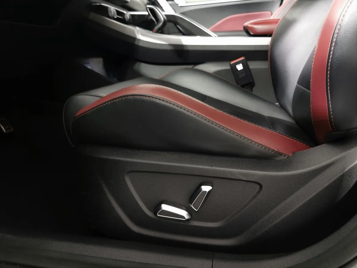 Geely Coolray 1.5T 7DCT 2WD (150 л.с.) Flagship Sport Серый в АВИЛОН. Слайд №19