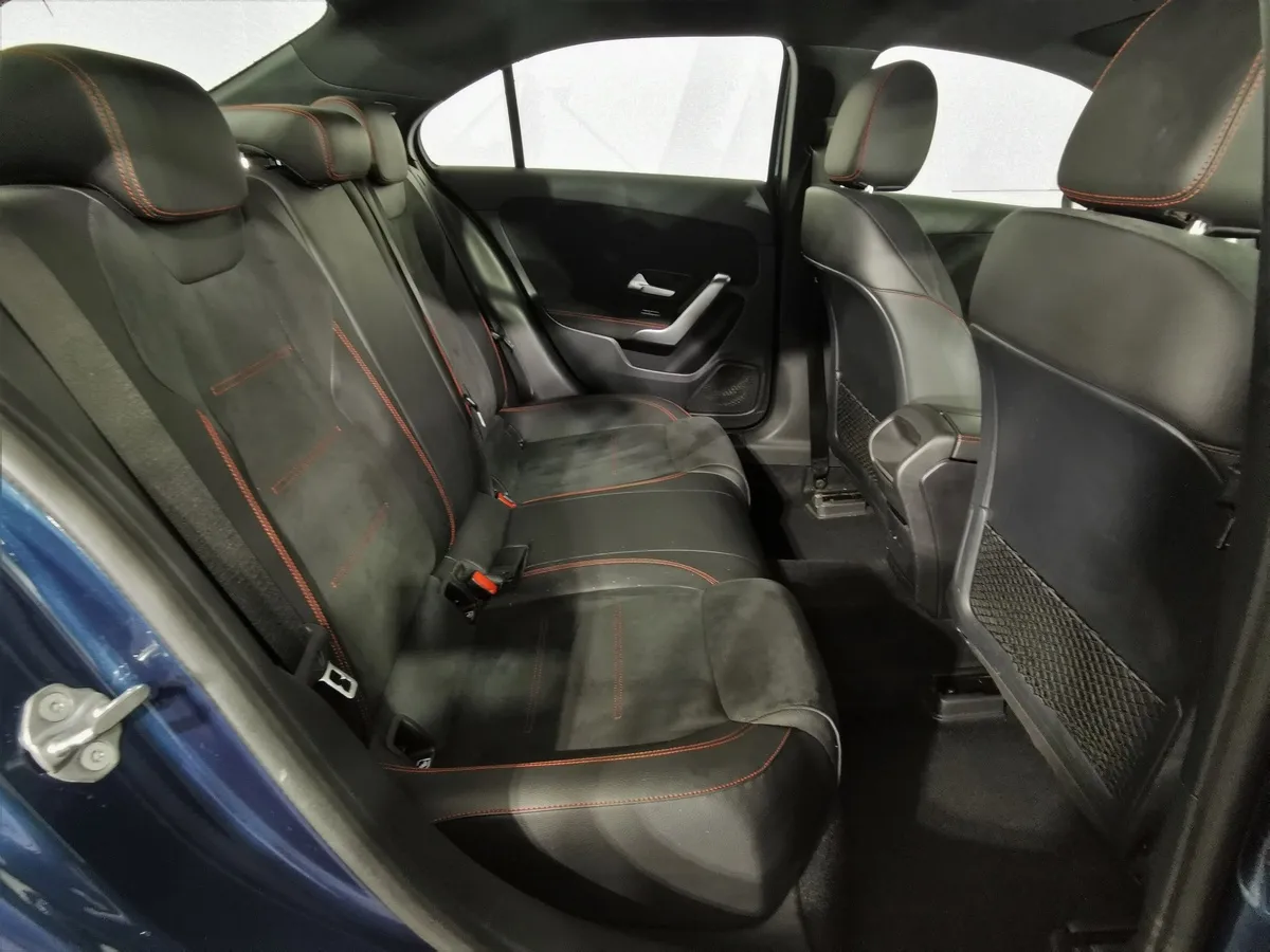 Mercedes-Benz A-Класс A 200 7G-DCT (150 л.с.) Sport Синий в АВИЛОН. Слайд №15