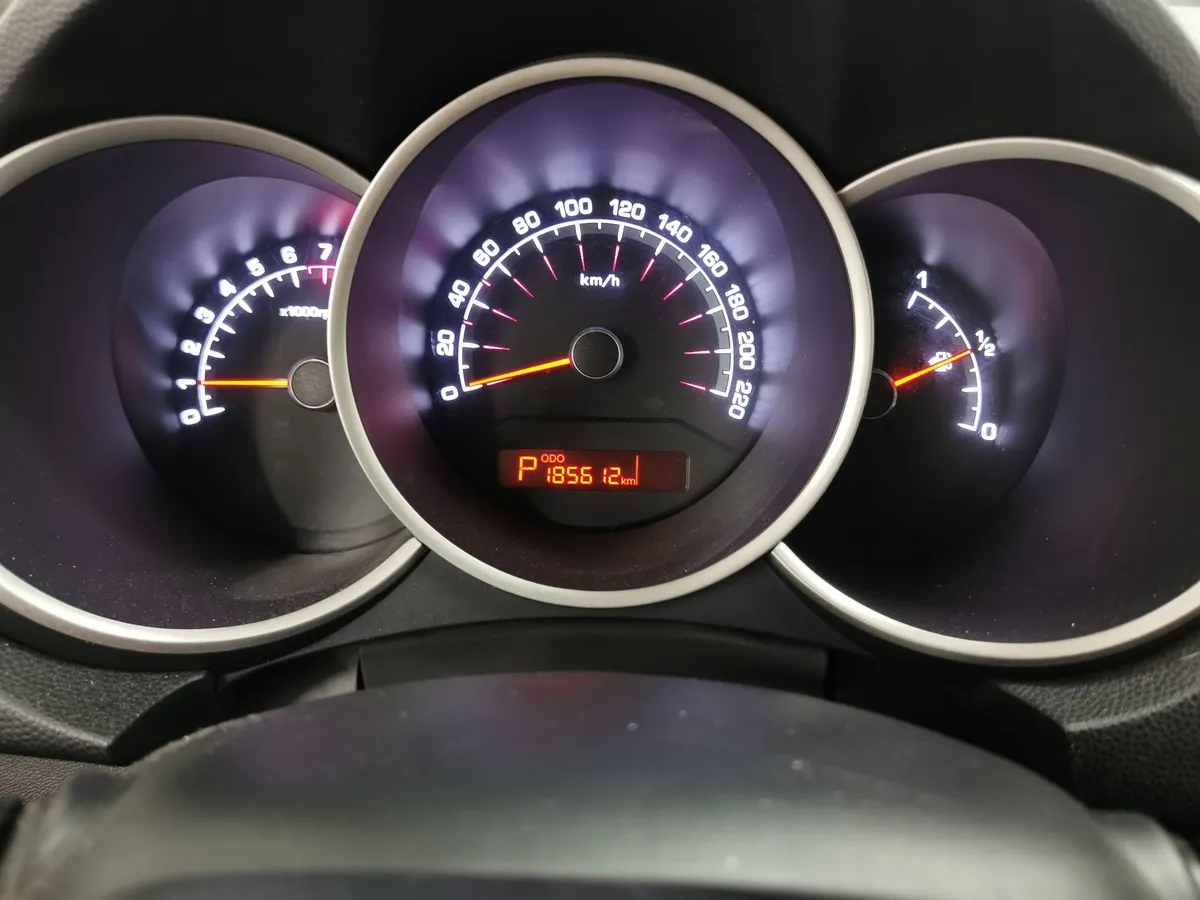 Kia Venga 1.6 AT (125 л.с.) Коричневый в АВИЛОН. Слайд №17
