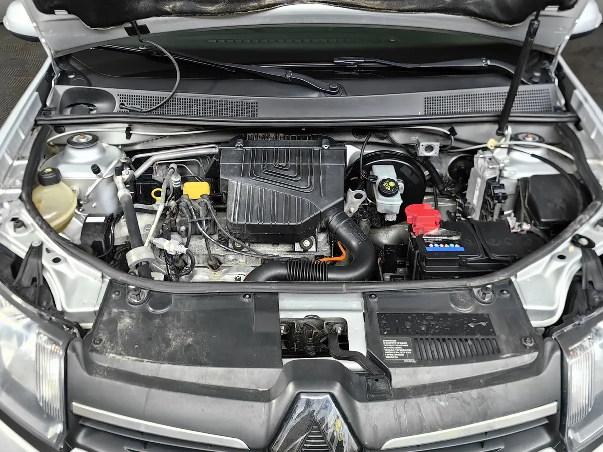 Renault Logan 1.6 MT (82 л.с.) Серый в АВИЛОН. Слайд №11