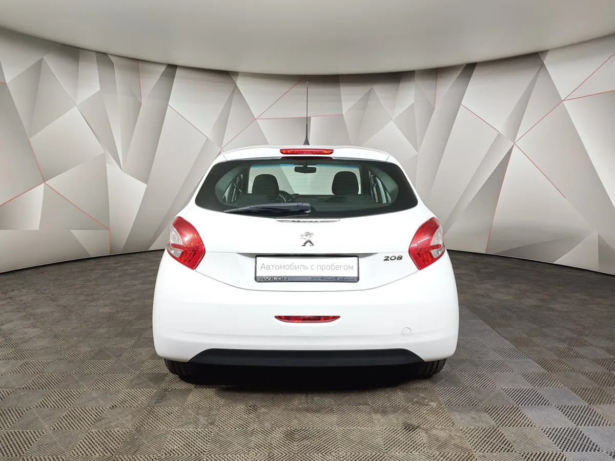 Peugeot 208 1.2 VTi MT (82 л.с.) Белый в АВИЛОН. Слайд №8