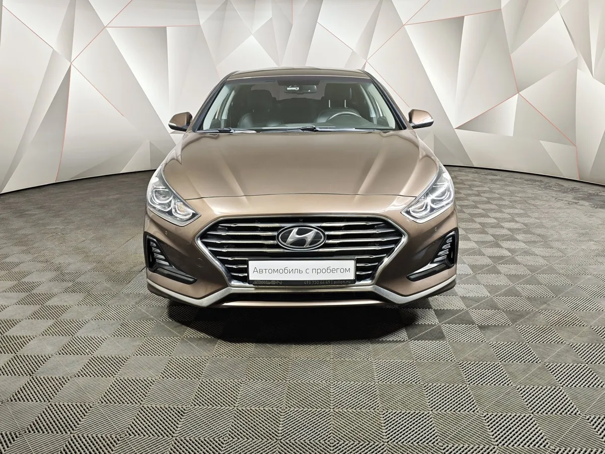 Hyundai Sonata 2.0 MPI (150 л.с.) Business Бежевый в АВИЛОН. Слайд №7