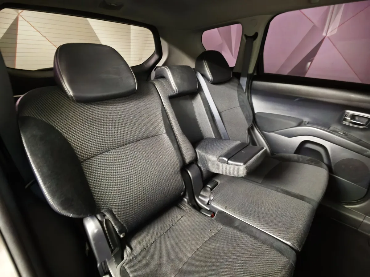 Citroen C-Crosser 2.4 CVT 4WD (170 л.с.) Коричневый в АВИЛОН. Слайд №15
