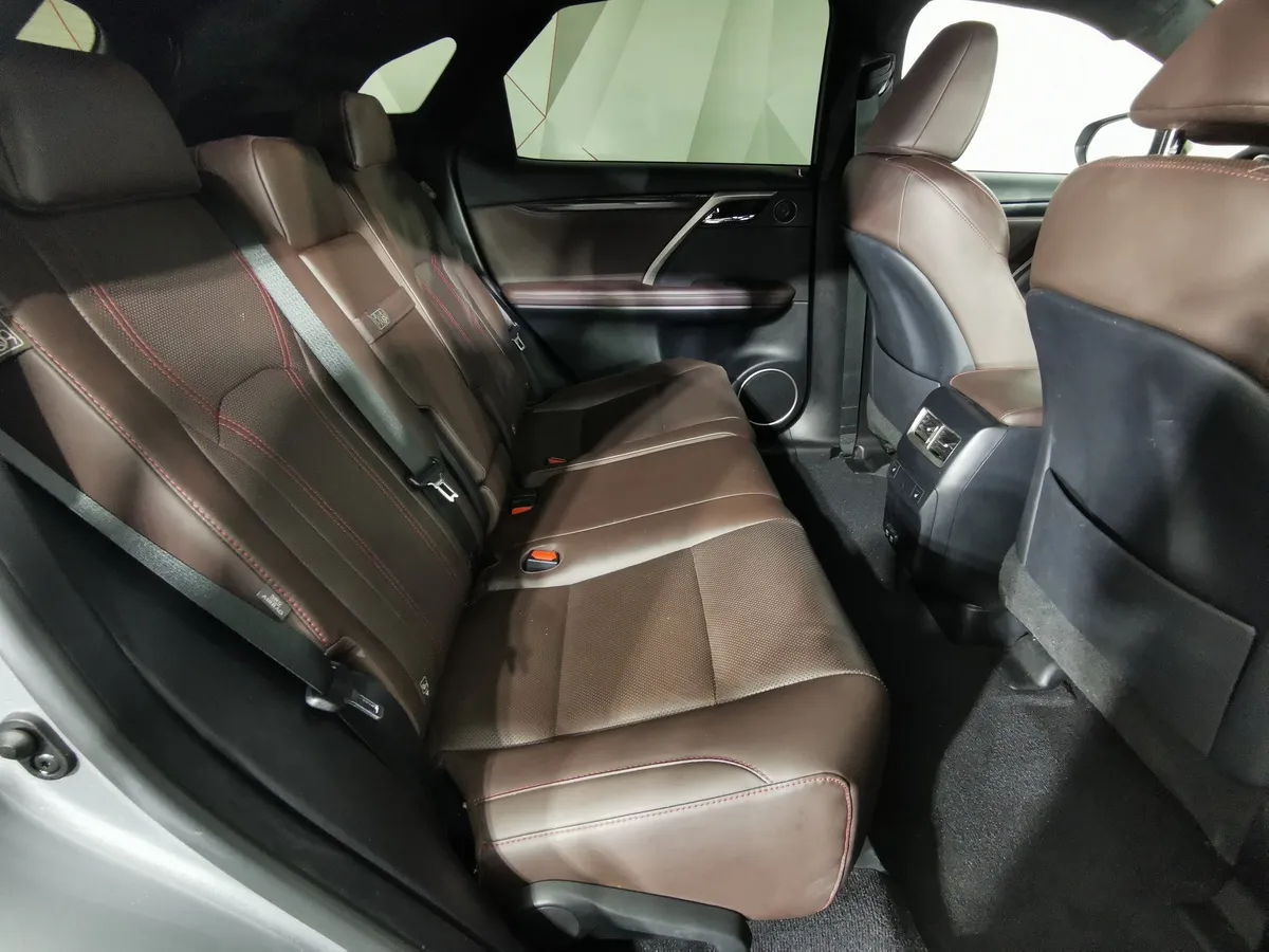 Lexus RX 2.0 AT AWD (238 л.с.) Executive Серый в АВИЛОН. Слайд №15