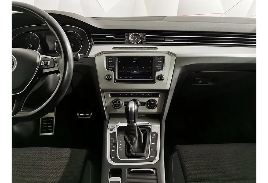 Volkswagen Passat 1.8 TSI BlueMotion DSG (180 л.с.) Highline Белый в АВИЛОН. Слайд №14