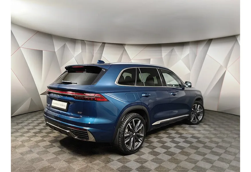 Geely Monjaro 2.0T 8AT 4WD (238 л.с.) Exclusive Синий в АВИЛОН. Слайд №2