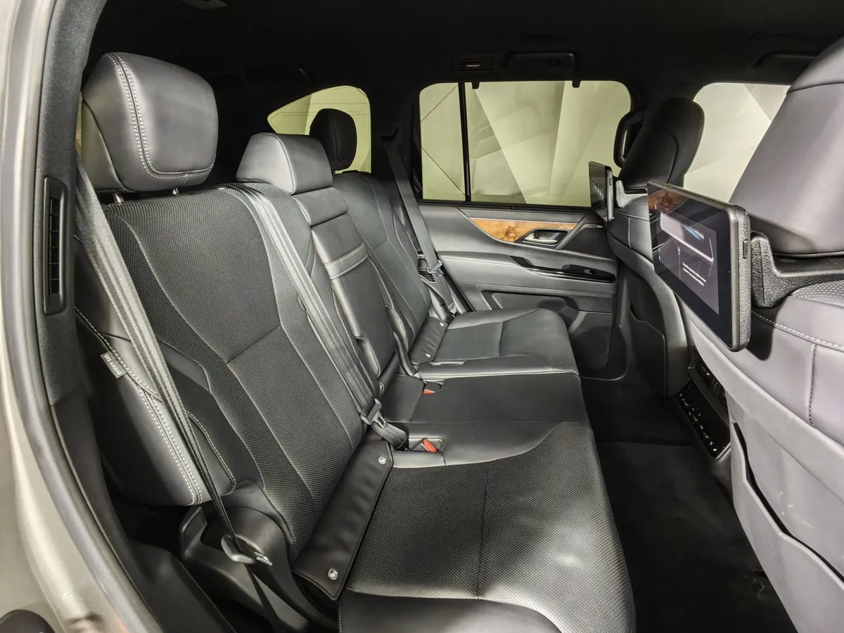 Lexus LX 500d 3.4 AT 4WD (299 л.с.) Active Серый в АВИЛОН. Слайд №16