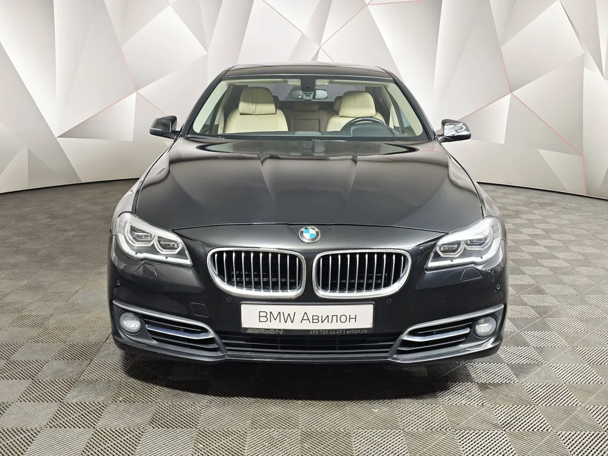 BMW 5 серия 528i xDrive Steptronic (245 л.с.) Черный в АВИЛОН. Слайд №3