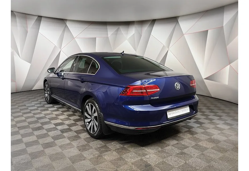 Volkswagen Passat 1.8 TSI BlueMotion DSG (180 л.с.) Highline Синий в АВИЛОН. Слайд №4