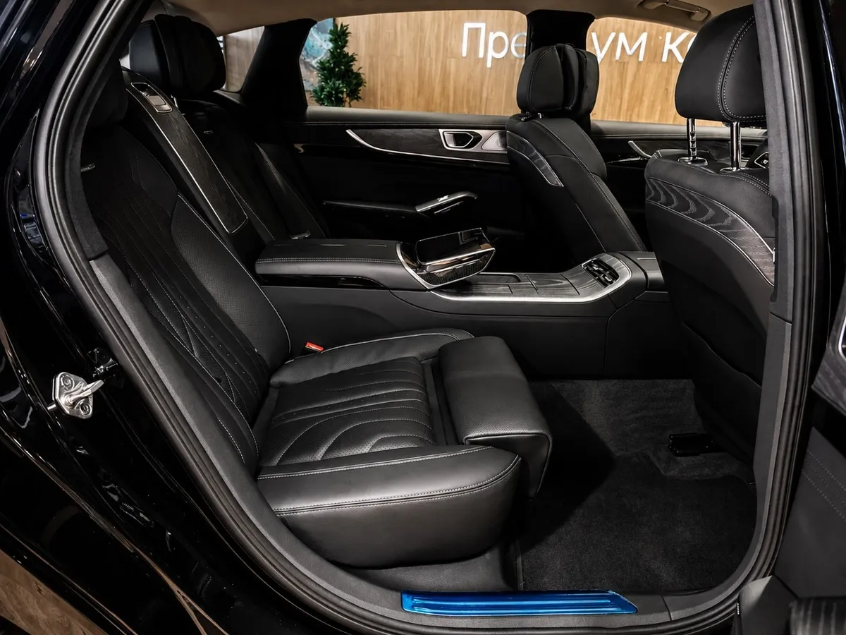 Senat 900 3.0 AT 4WD (326 л.с.) 4 места Черный в АВИЛОН. Слайд №9