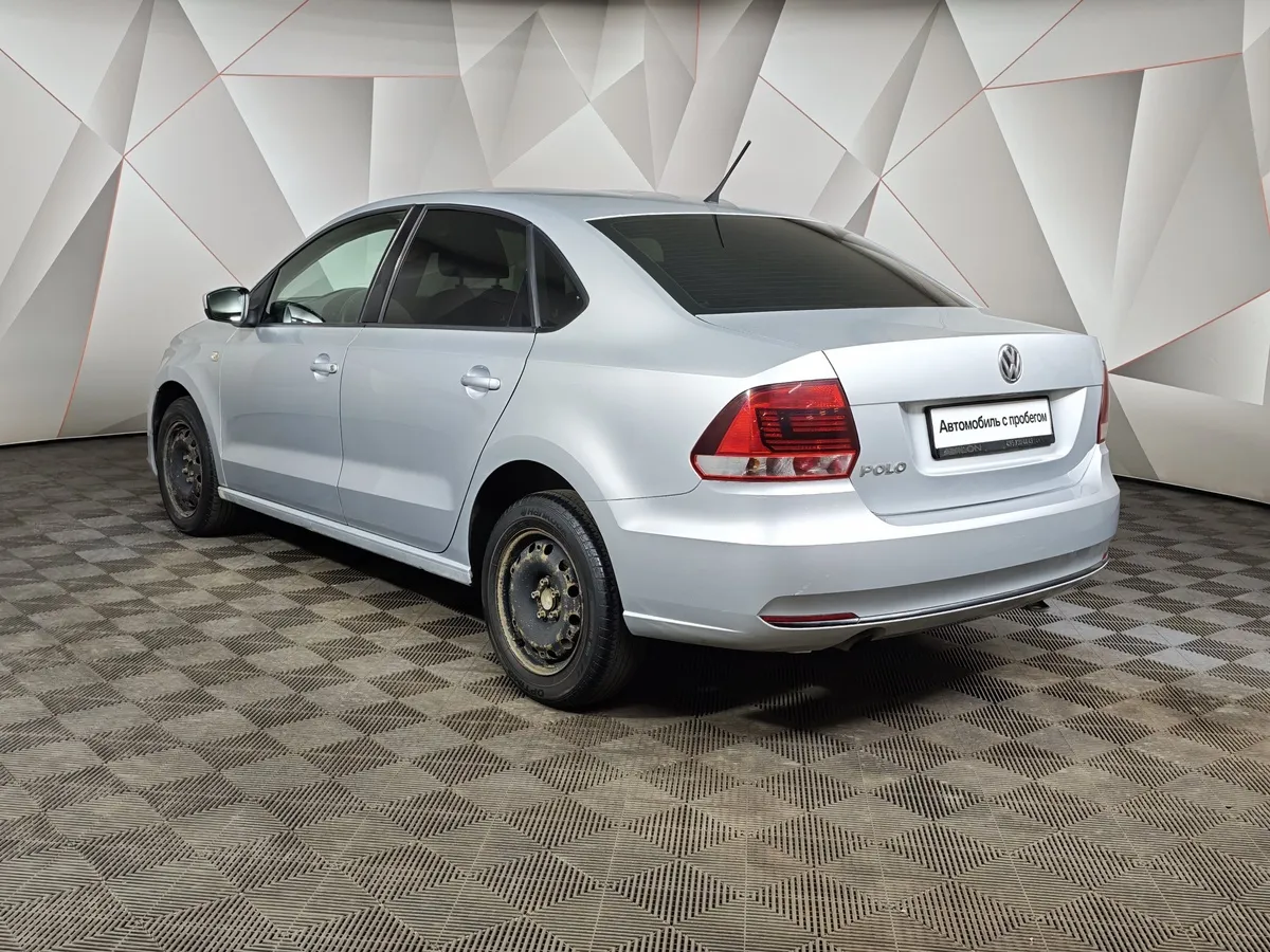 Volkswagen Polo 1.6 Tiptronic (105 л.с.) Comfortline Серебристый в АВИЛОН. Слайд №4 Volkswagen Polo 1.6 Tiptronic (105 л.с.) Comfortline Серебристый в АВИЛОН. Слайд №4
