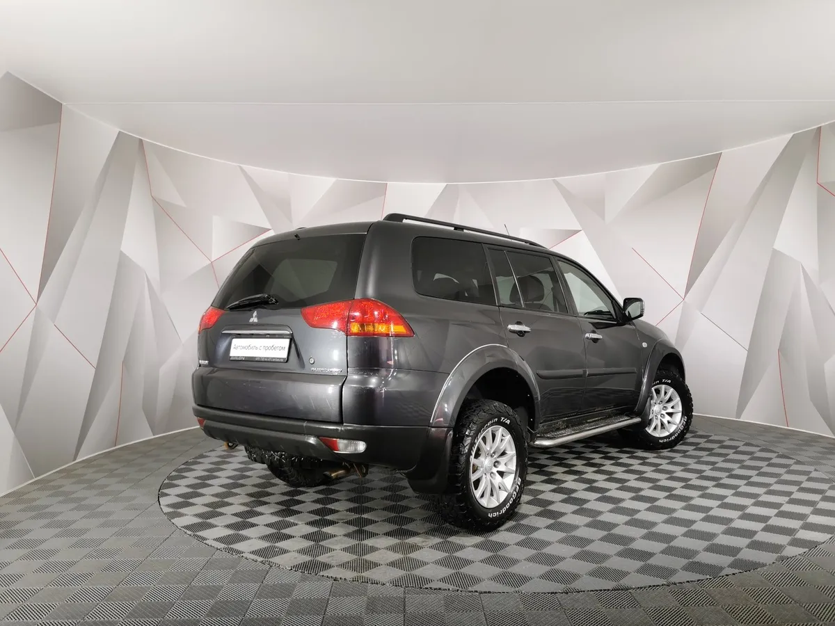 Mitsubishi Pajero Sport 3.2 DI-D MT AWD (160 л.с.) Серый в АВИЛОН. Слайд №2