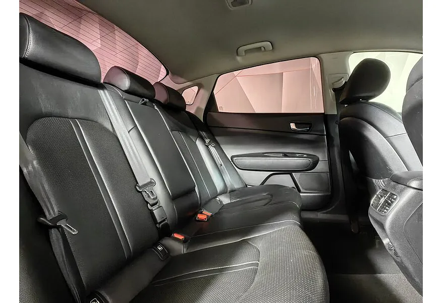 Kia Optima 2.0 AT (150 л.с.) Серый в АВИЛОН. Слайд №16 Kia Optima 2.0 AT (150 л.с.) Серый в АВИЛОН. Слайд №16