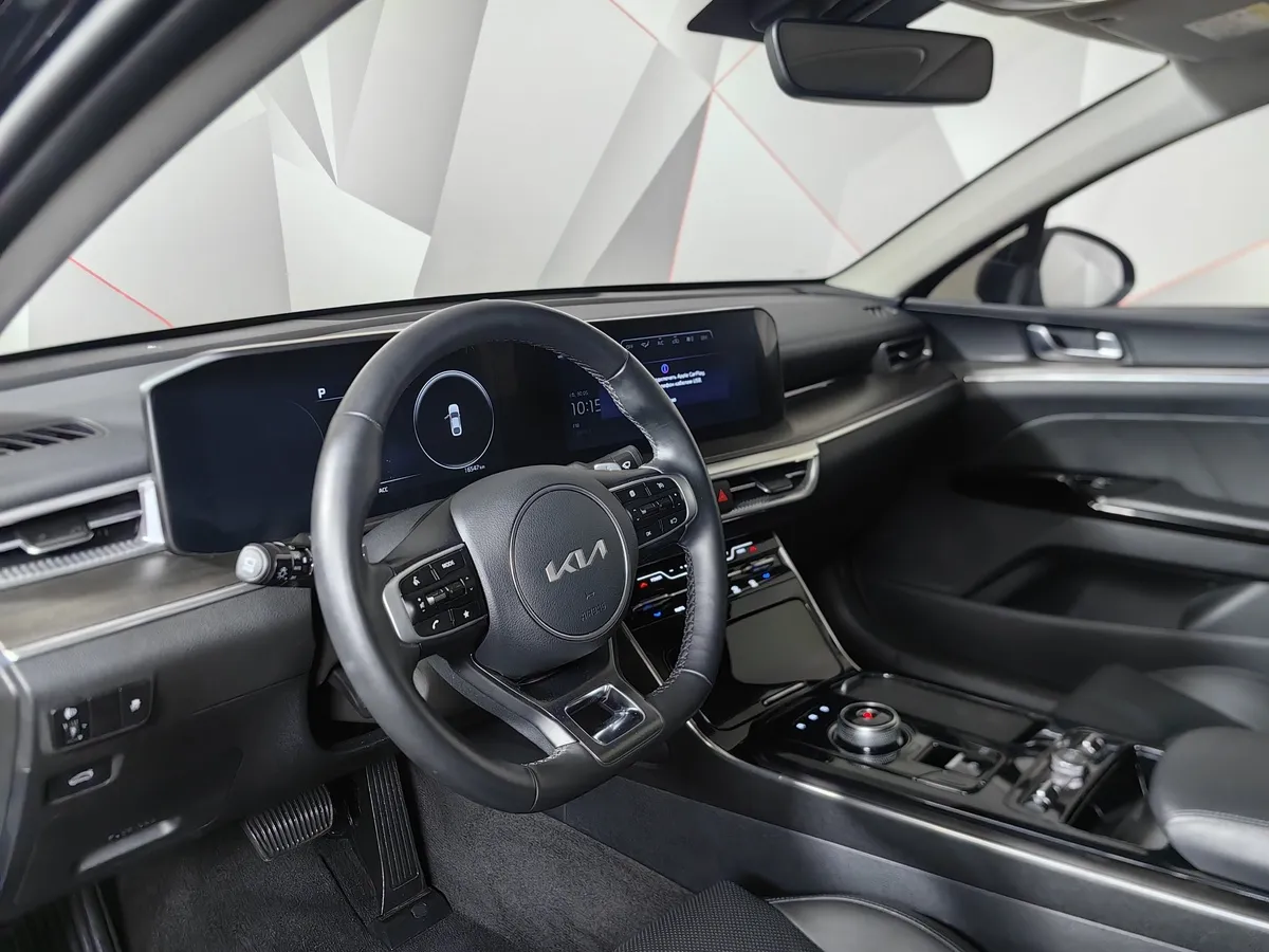 Kia K5 2.5 GDI AT 2WD (194 л.с.) Luxe Черный в АВИЛОН. Слайд №19