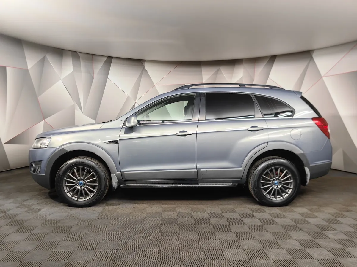 Chevrolet Captiva 2.4 AT (5 мест) (167 л.с.) LT Серый в АВИЛОН. Слайд №5