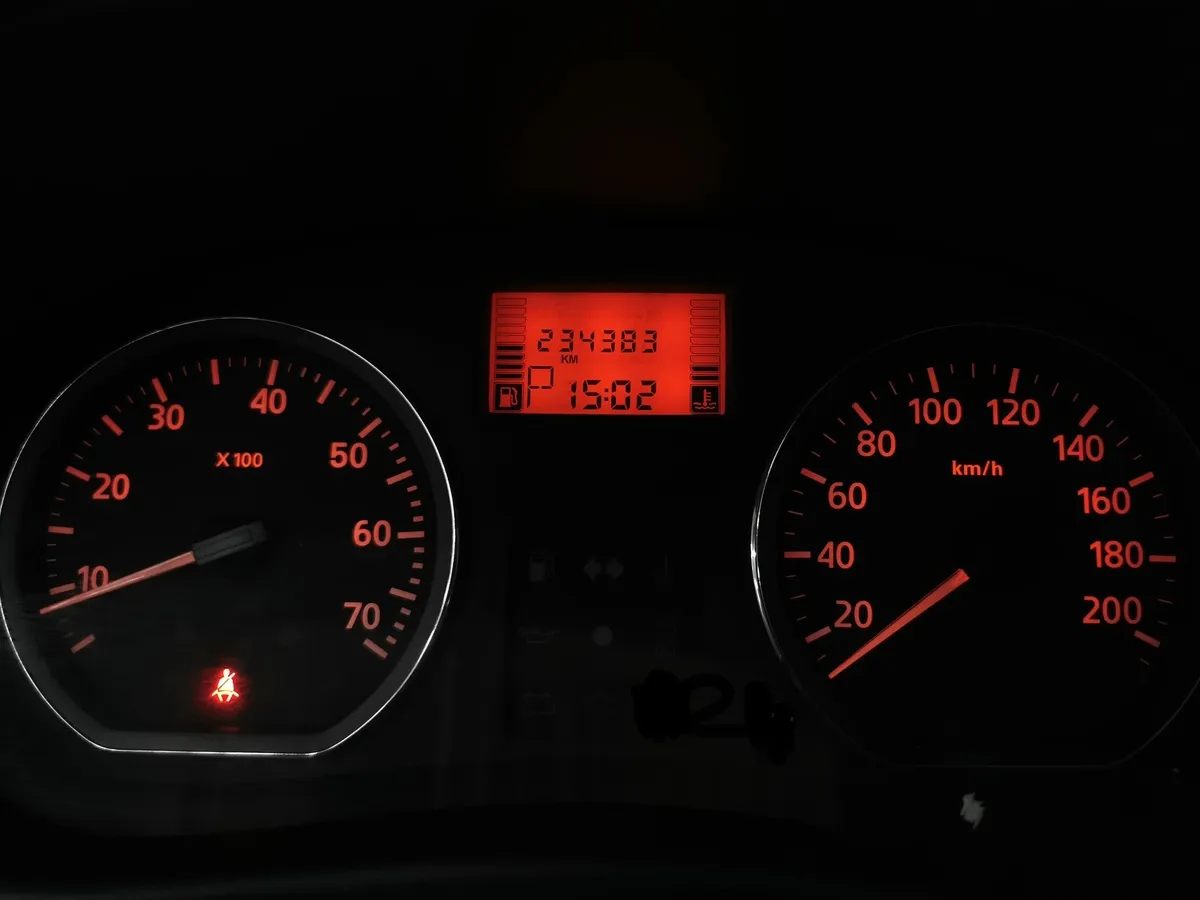Renault Sandero 1.6 AT (103 л.с.) Stepway Красный в АВИЛОН. Слайд №16