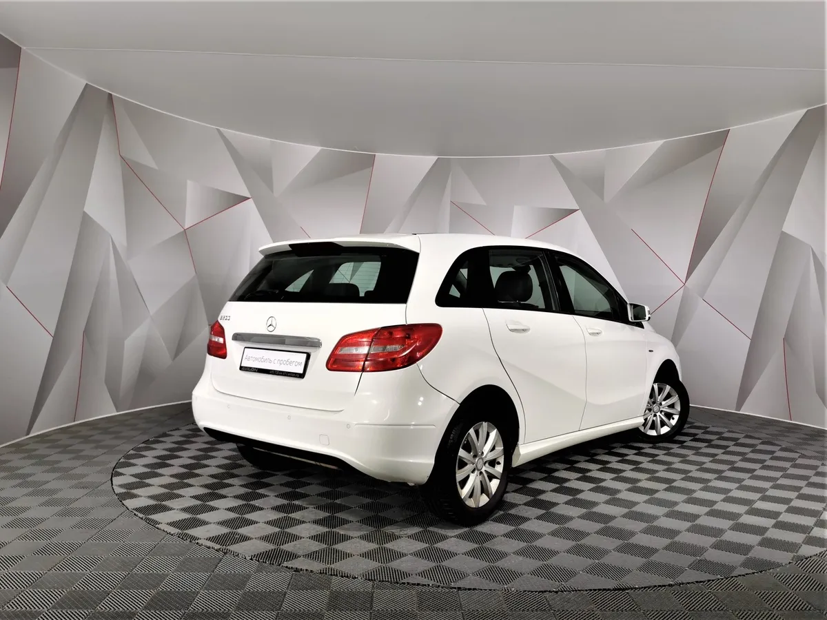 Mercedes-Benz B-Класс B 200 BlueEfficiency 7G-DCT (156 л.с.) Белый в АВИЛОН. Слайд №2