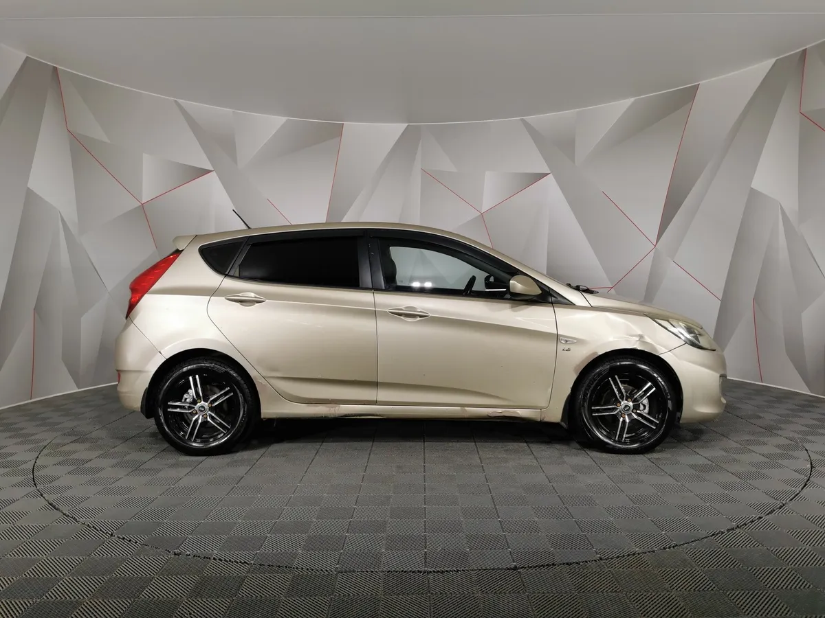 Hyundai Solaris 1.6 AT (123 л.с.) Dynamic Бежевый в АВИЛОН. Слайд №6