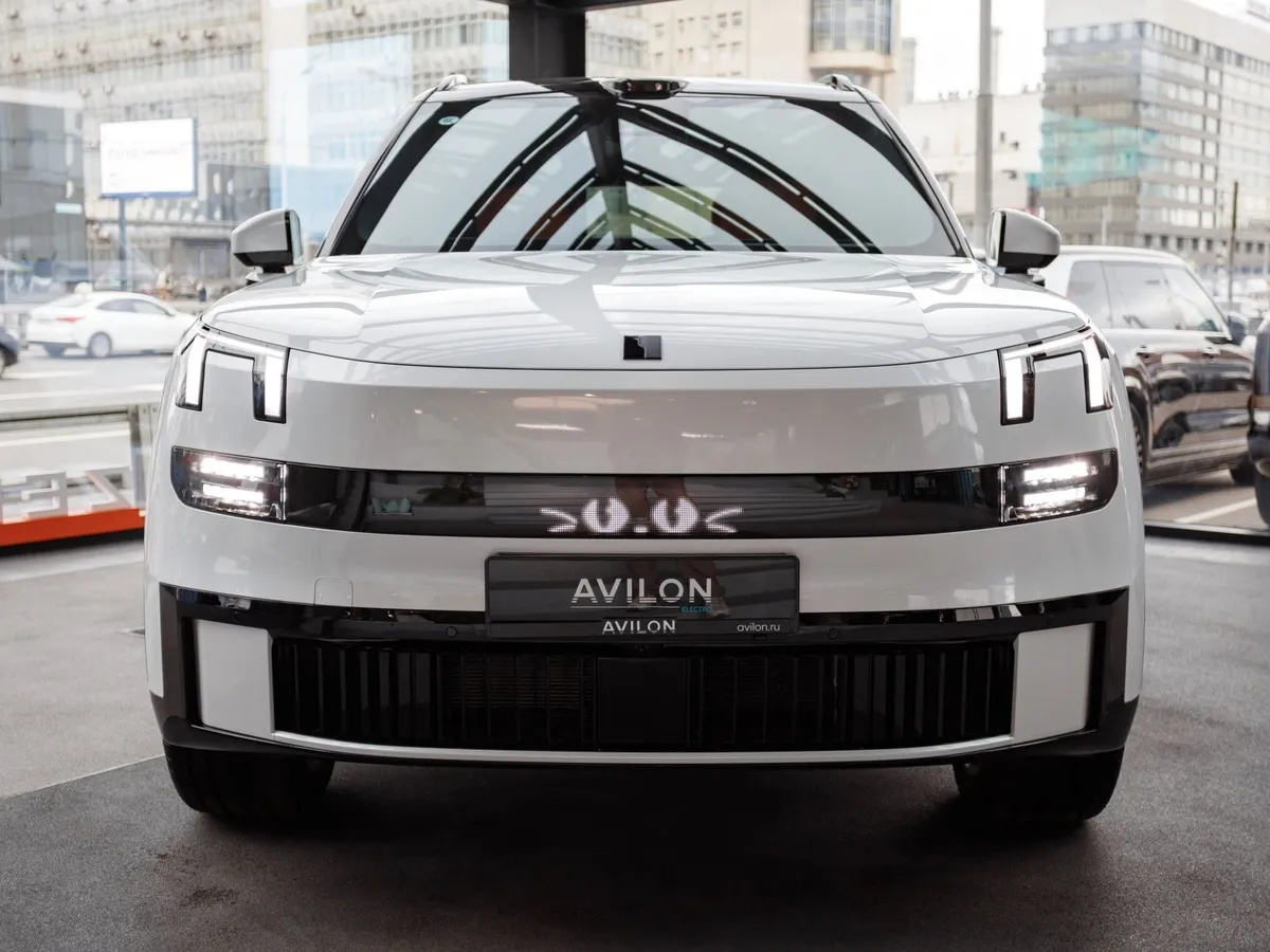 Lynk & Co 900 2.0 AT 4WD (884 л.с.) Ultra Белый в АВИЛОН. Слайд №3
