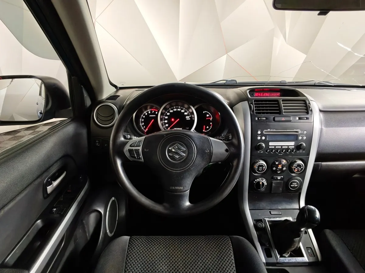 Suzuki Grand Vitara 2.0 MT AWD (140 л.с.) Синий в АВИЛОН. Слайд №17