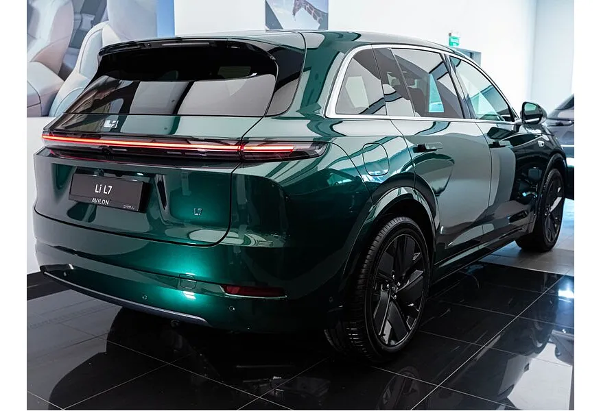 Li Auto L7 1.5 AT 4WD (449 л.с.) Ultra Зеленый в АВИЛОН. Слайд №6