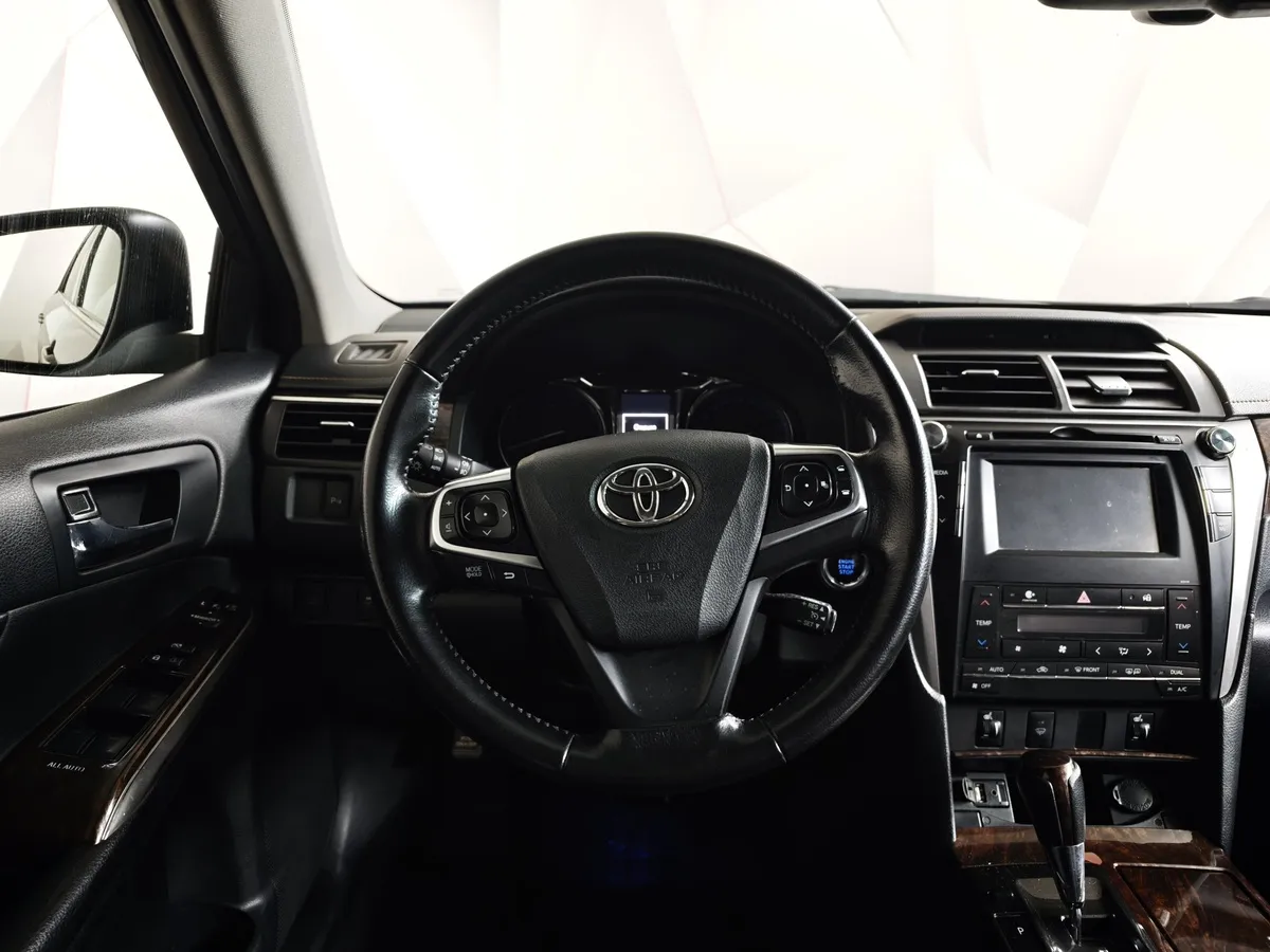 Toyota Camry 2.5 AT (181 л.с.) Серый в АВИЛОН. Слайд №19