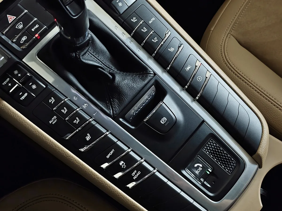 Porsche Macan 2.0 PDK AWD (252 л.с.) Коричневый в АВИЛОН. Слайд №22