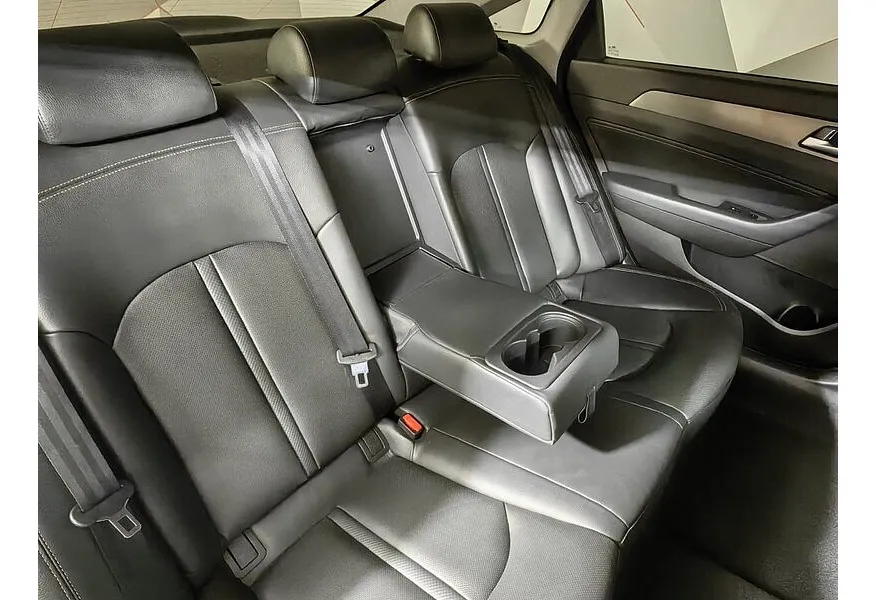 Hyundai Sonata 2.0 AT (150 л.с.) Style Серебристый в АВИЛОН. Слайд №17 Hyundai Sonata 2.0 AT (150 л.с.) Style Серебристый в АВИЛОН. Слайд №17