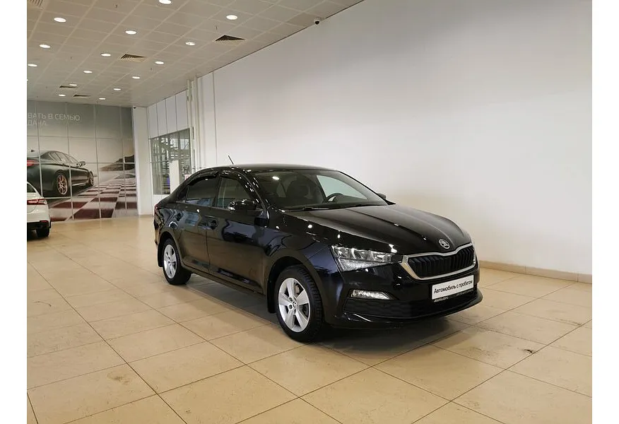 Skoda Rapid 1.6 AT (110 л.с.) Черный в АВИЛОН. Слайд №3