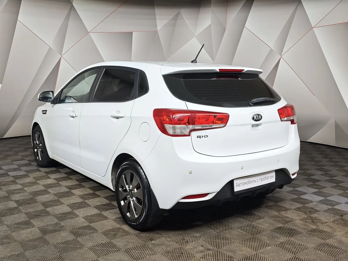 Kia Rio 1.4 AT (107 л.с.) Белый в АВИЛОН. Слайд №3