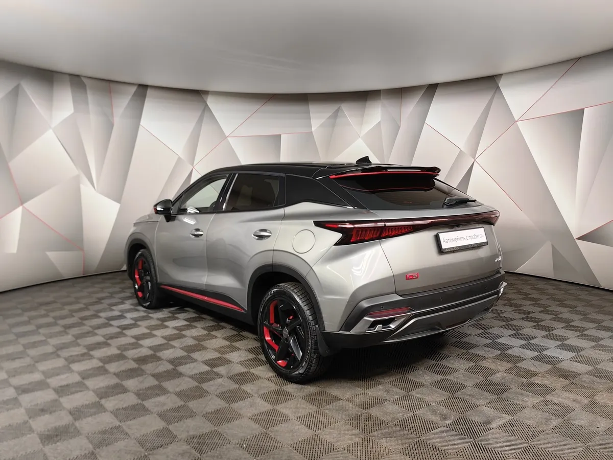 Omoda C5 1.5T CVT (147 л.с.) Ultimate (двухцветный, красные элементы экстерьера) Черный в АВИЛОН. Слайд №4