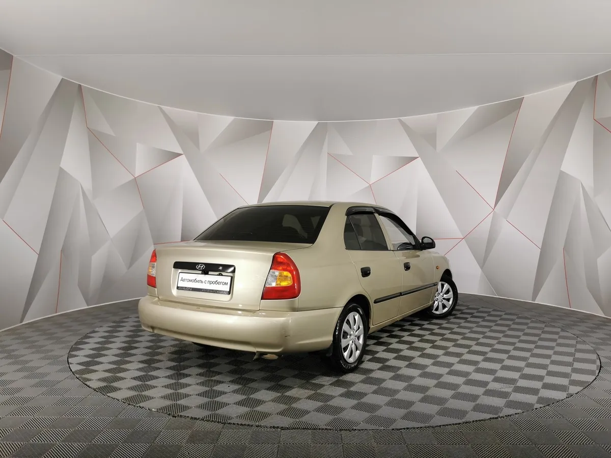 Hyundai Accent 1.5 MT (99 л.с.) Бежевый в АВИЛОН. Слайд №2