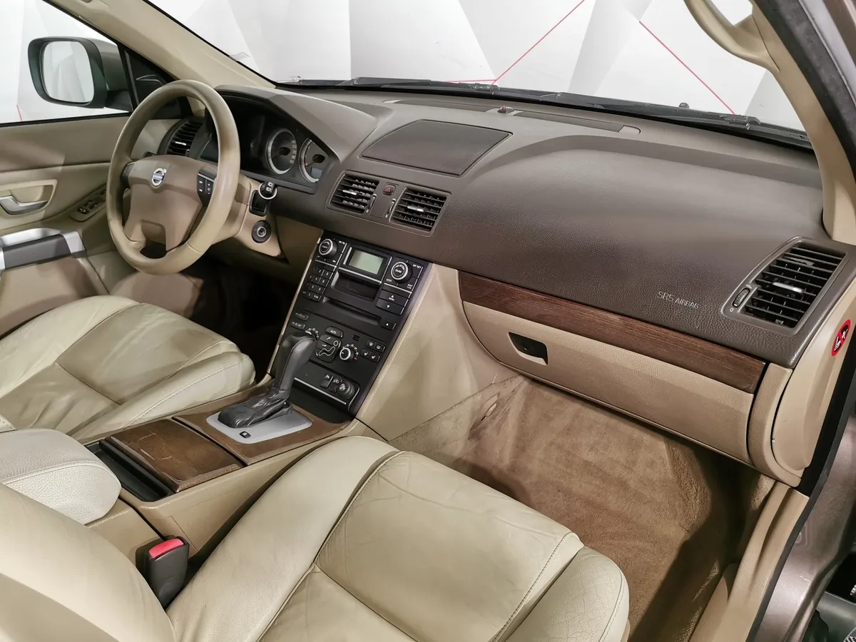Volvo XC90 2.5 T5 Geartronic AWD (5 мест) (210 л.с.) Коричневый в АВИЛОН. Слайд №12