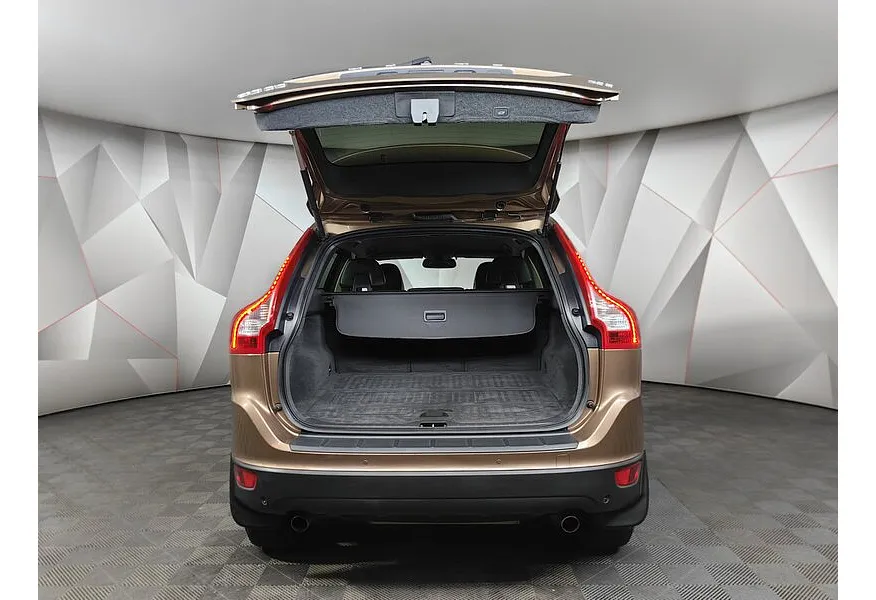 Volvo XC60 2.0 T AT (203 л.с.) Золотой в АВИЛОН. Слайд №19