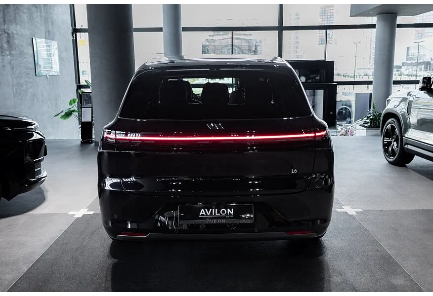 Li Auto L6 1.5 AT 4WD (150 л.с.) Pro Черный в АВИЛОН. Слайд №4