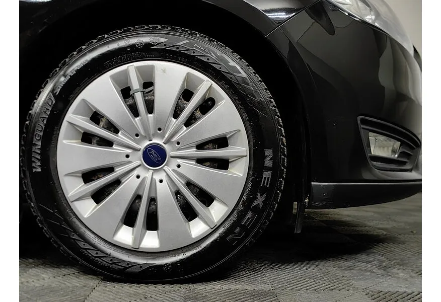 Ford Focus 1.6 Ti-VCT PowerShift (125 л.с.) SPECIAL EDITION Черный в АВИЛОН. Слайд №9