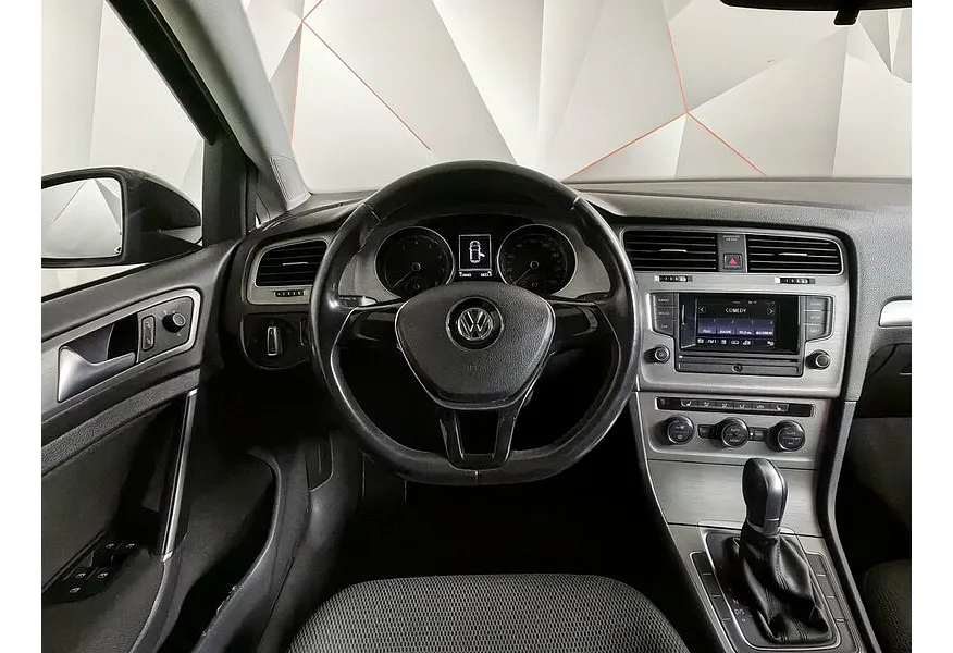 Volkswagen Golf 1.6 AT (110 л.с.) Comfortline Черный в АВИЛОН. Слайд №10