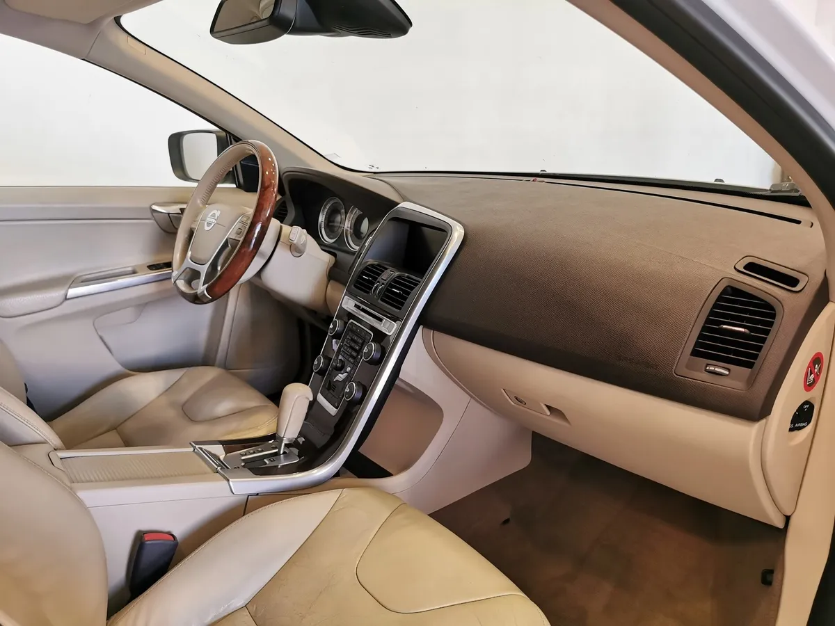 Volvo XC60 2.4 D Geartronic AWD (163 л.с.) Белый в АВИЛОН. Слайд №12