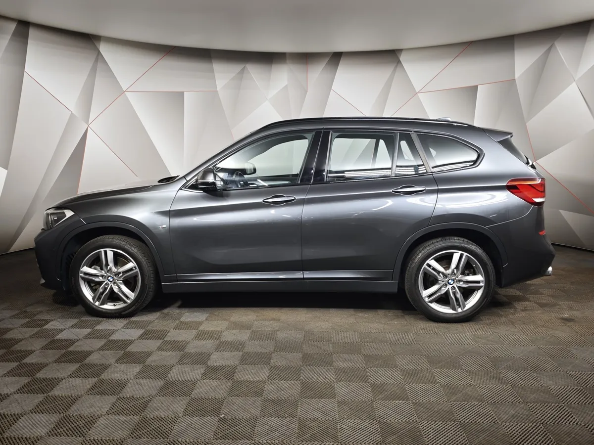 BMW X1 20i xDrive Steptronic AT (192 л.с.) Advantage Серый в АВИЛОН. Слайд №5