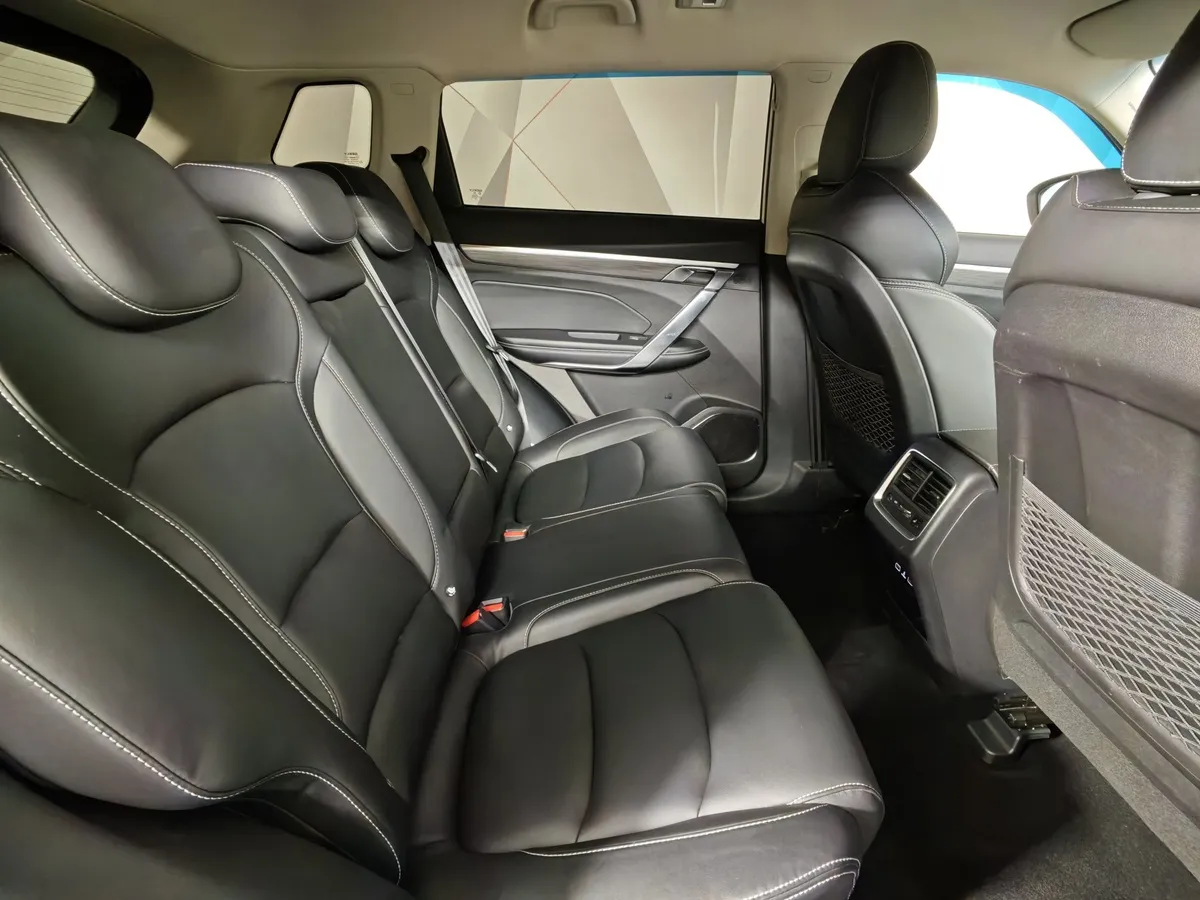 Geely Atlas Pro 1.5T AT FWD (177 л.с.) Luxury Белый в АВИЛОН. Слайд №16