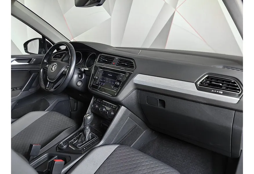 Volkswagen Tiguan 2.0 TSI 4Motion DSG (180 л.с.) Comfortline Черный в АВИЛОН. Слайд №13