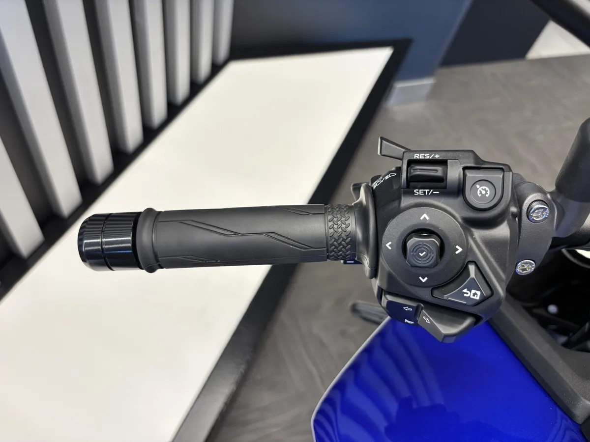 Yamaha MT-09 890 см³ (119 л.с.) (119) 890 Синий в АВИЛОН. Слайд №9