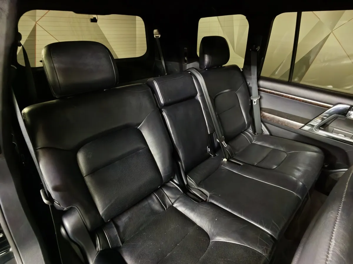 Toyota Land Cruiser 4.5 Twin-Turbo D AT 4WD (5 мест) (235 л.с.) Престиж Черный в АВИЛОН. Слайд №16