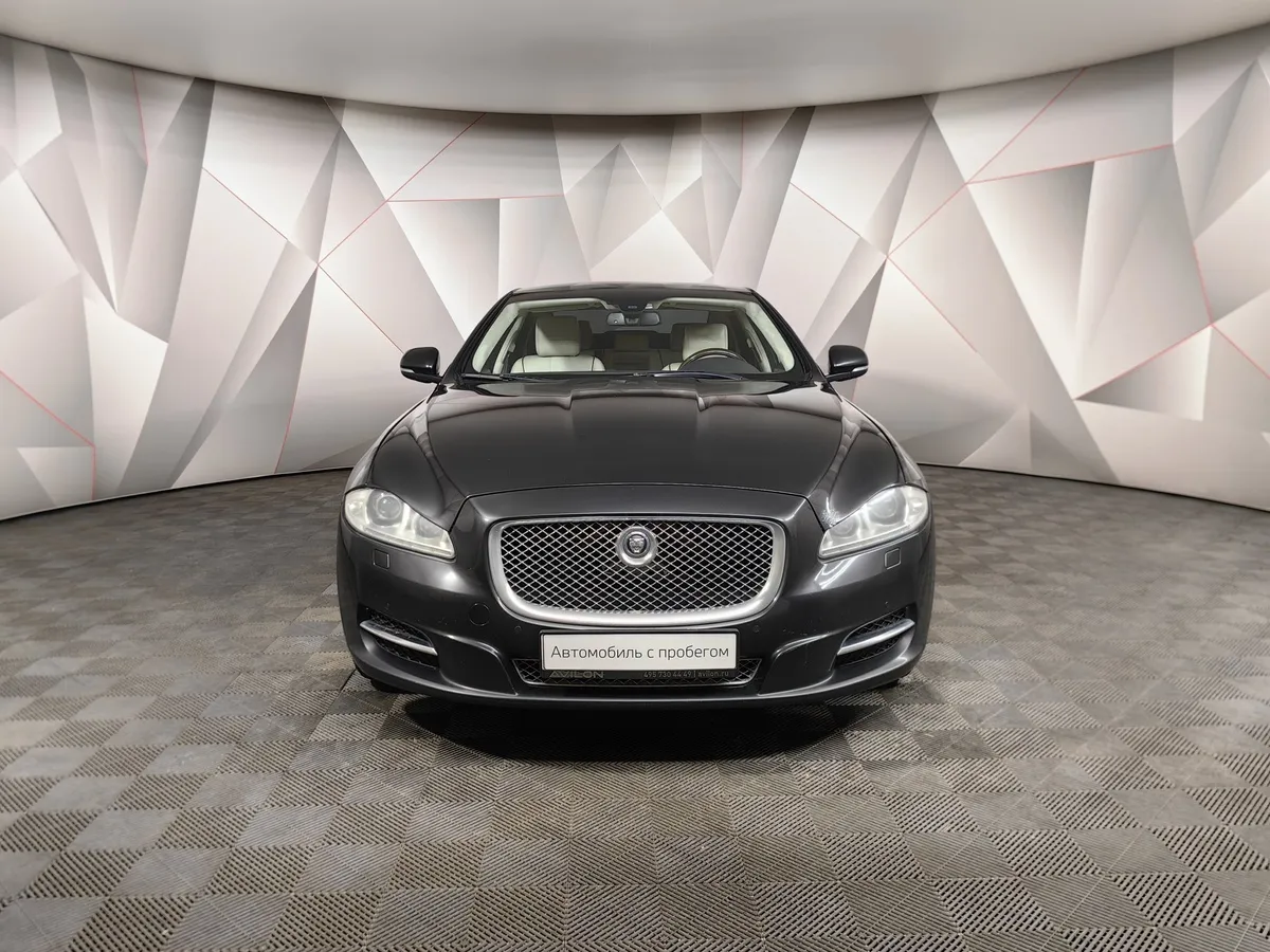 Jaguar XJ 3.0 AT AWD LWB (340 л.с.) Portfolio Черный в АВИЛОН. Слайд №7