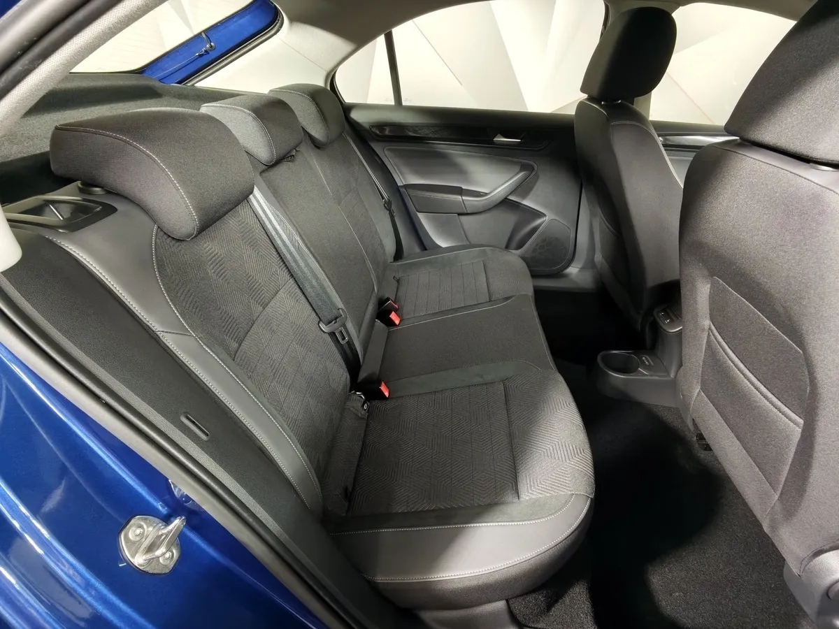 Volkswagen Polo 1.4 TSI DSG (125 л.с.) Highline Синий в АВИЛОН. Слайд №16